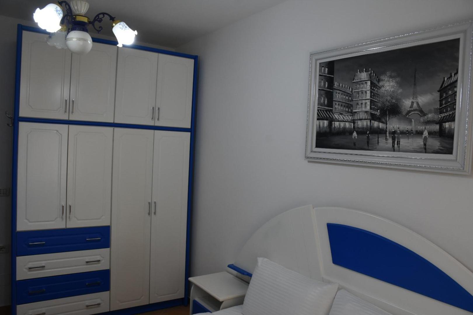 Leo Apartment Permet Exterior photo