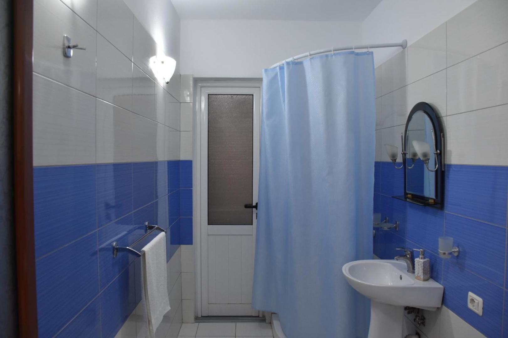 Leo Apartment Permet Exterior photo
