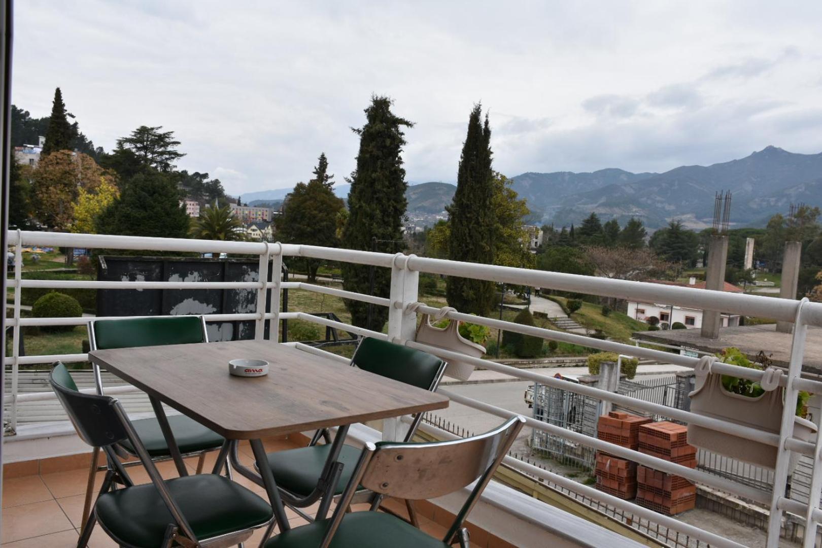 Leo Apartment Permet Exterior photo